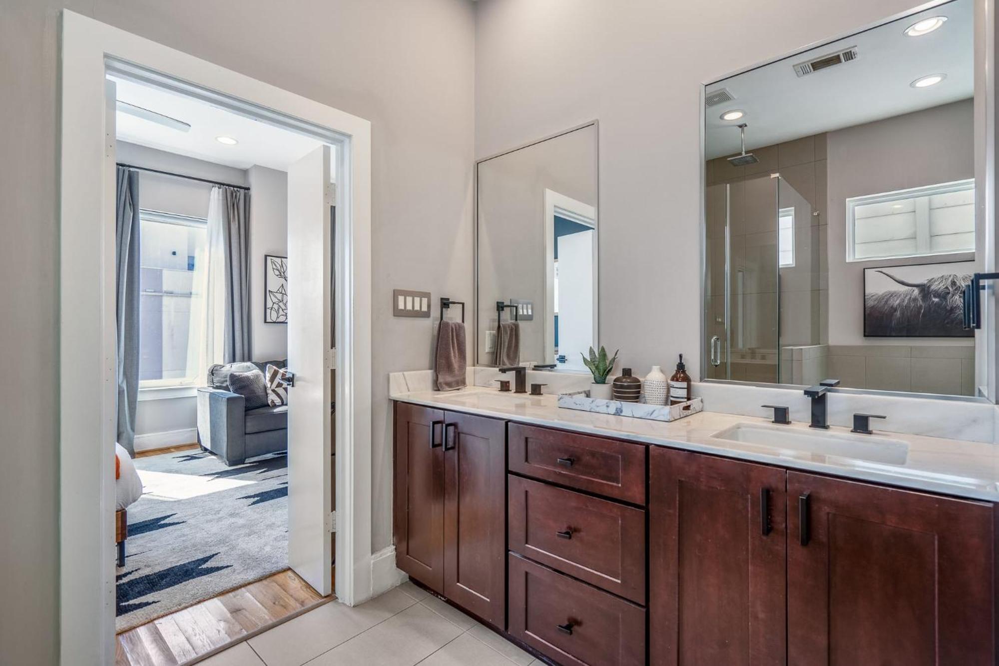 Luxury Downtown Getaway With Breathtaking Views Villa Houston Exteriör bild
