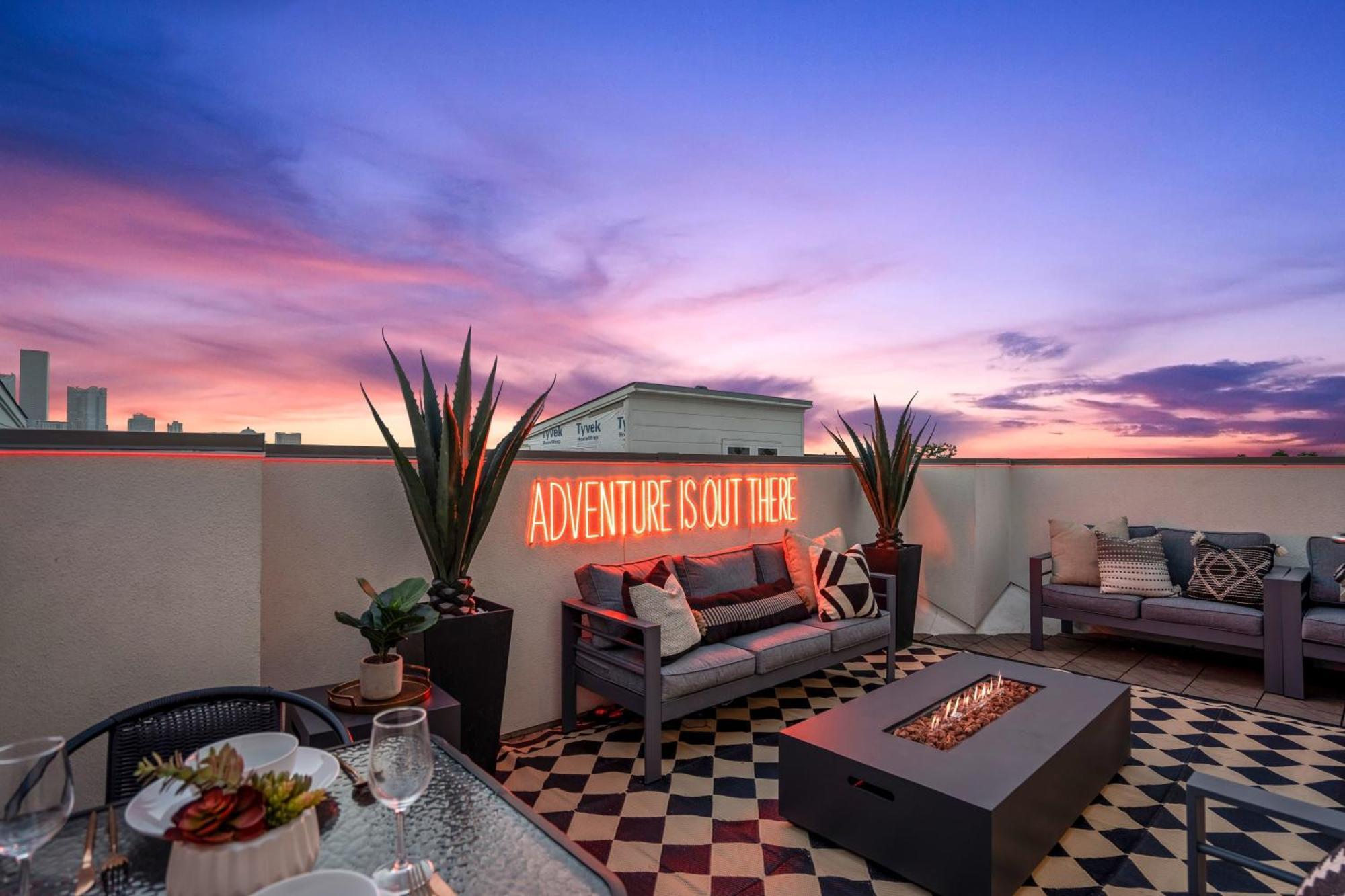 Luxury Downtown Getaway With Breathtaking Views Villa Houston Exteriör bild
